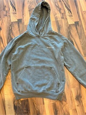 TALENTLESS Hooded Pullover Sweatshirt in Slate Green